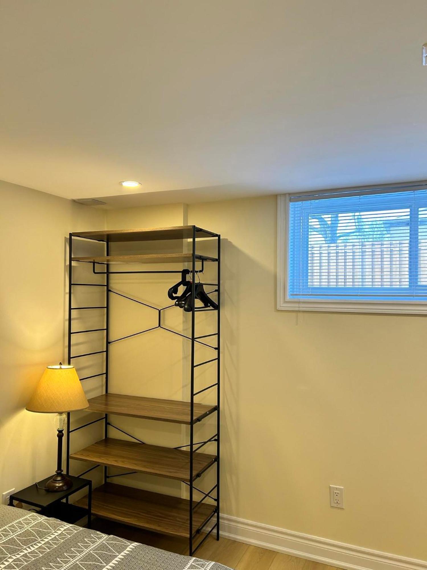 Brand New Lower Home With Exclusive Bathroom Toronto Kültér fotó