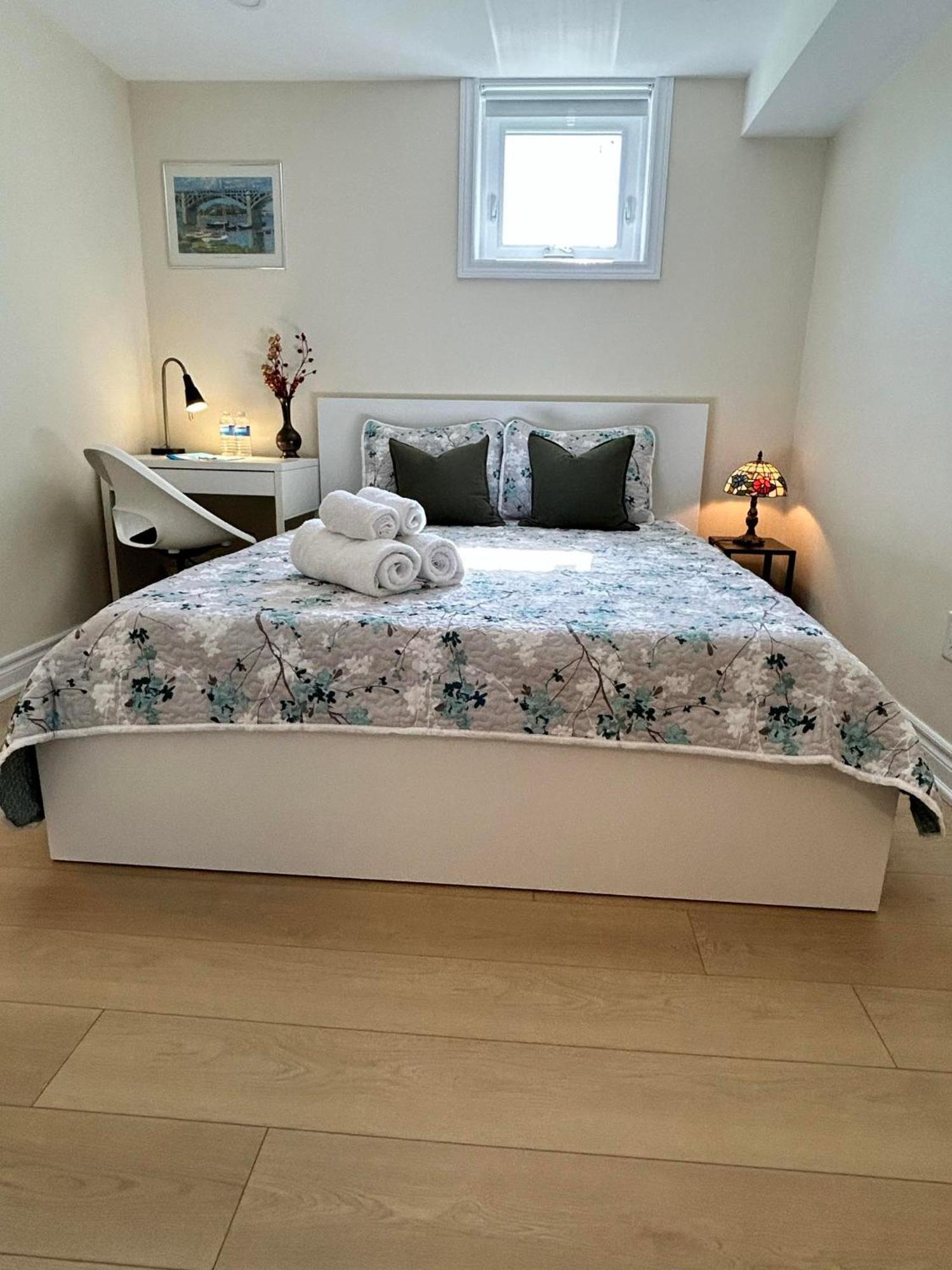 Brand New Lower Home With Exclusive Bathroom Toronto Kültér fotó